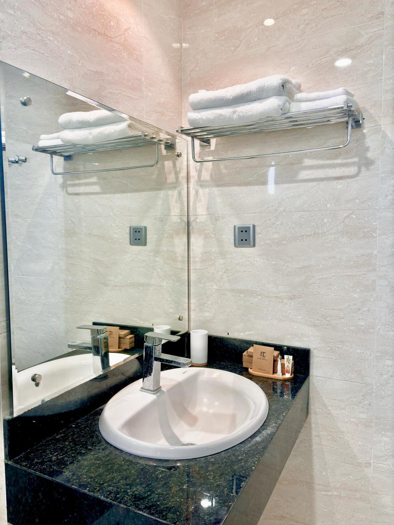 Ha Trang Voronezh Hotel And Apartment Nha Trang Bagian luar foto